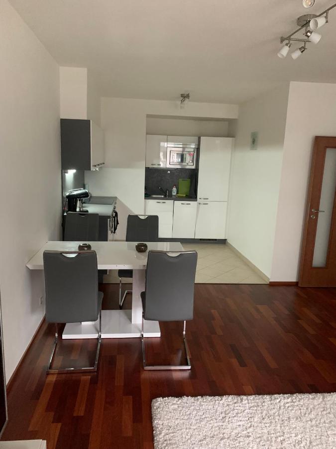 Residence Garden Tower S Balkonem, Garaz Praha Bagian luar foto